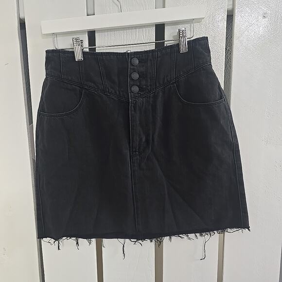 Hollister Ultra High-Rise Mini Skirt Size 11/w30 Black Denim Western Preppy - Picture 1 of 8